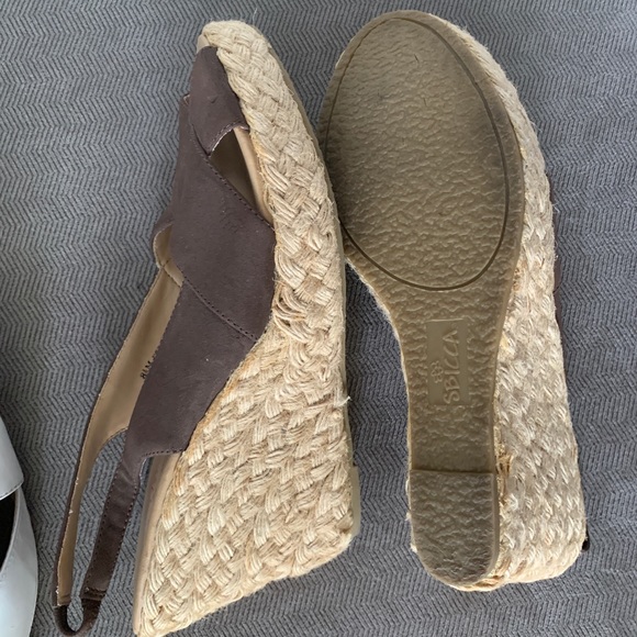 Heels, Wedges, & Ankle Boots! - Picture 6 of 7